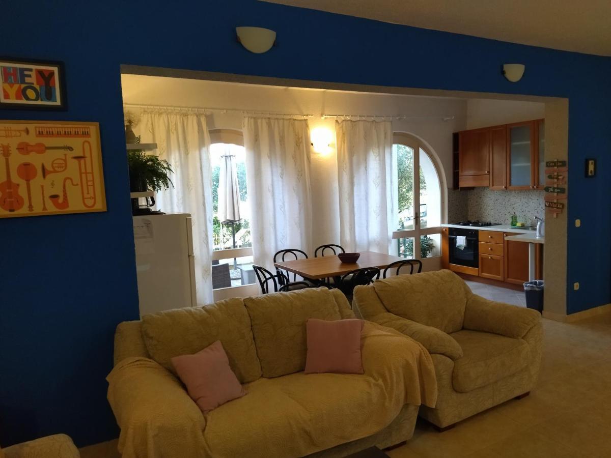 Holiday Home With Free Parking By The Beach Brela Exterior photo