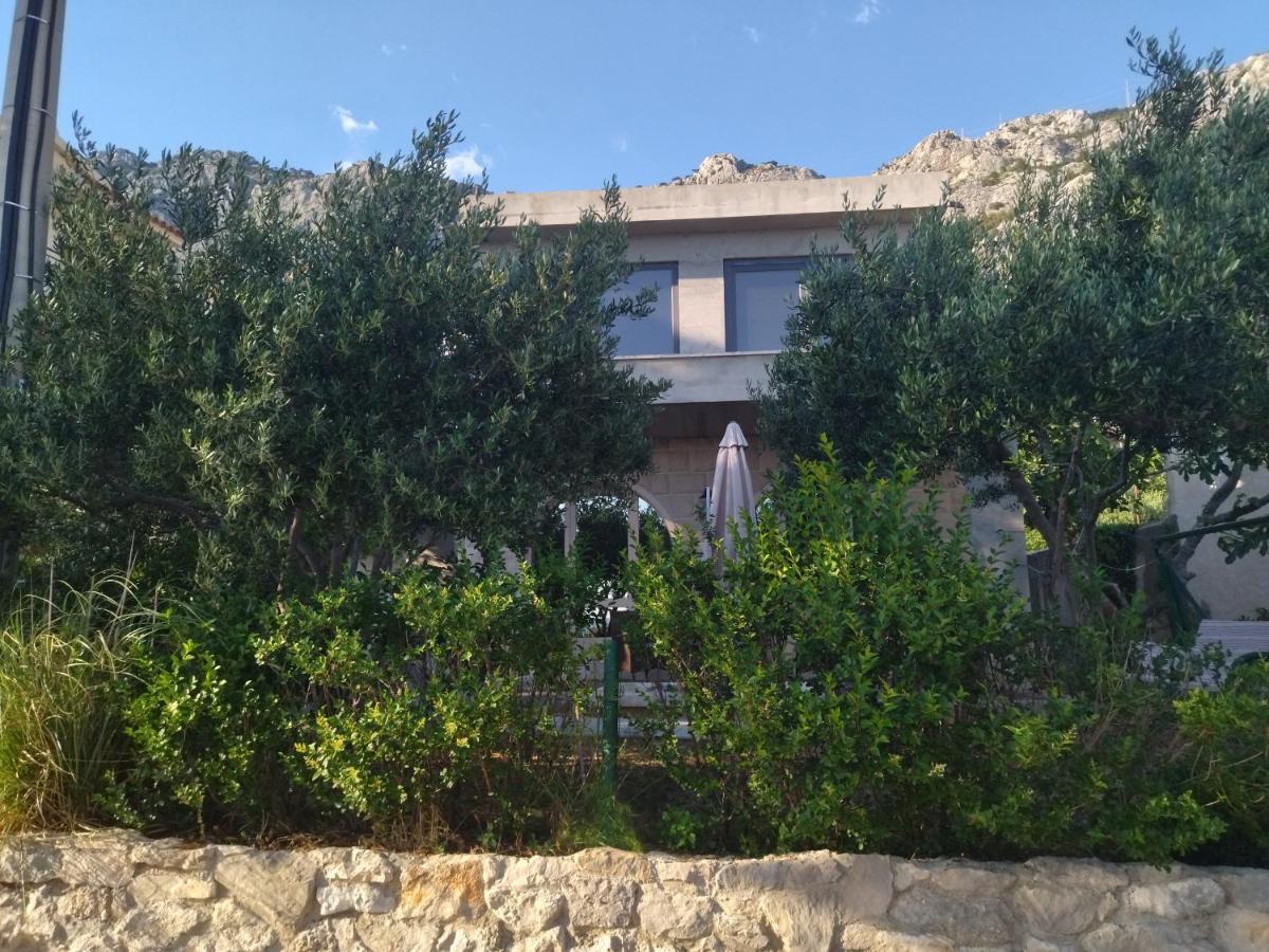 Holiday Home With Free Parking By The Beach Brela Exterior photo