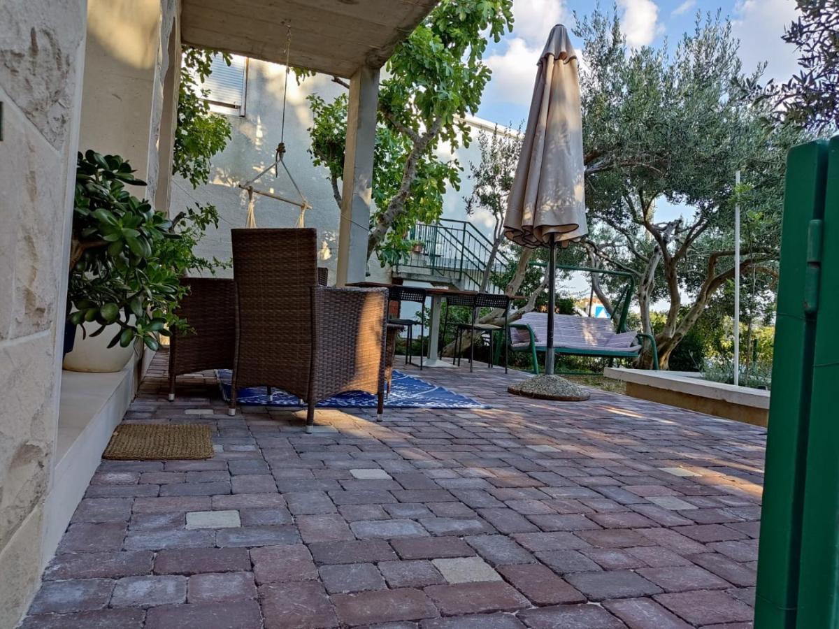 Holiday Home With Free Parking By The Beach Brela Exterior photo