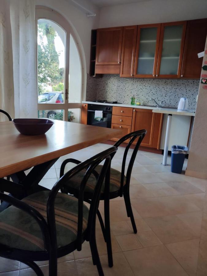 Holiday Home With Free Parking By The Beach Brela Exterior photo