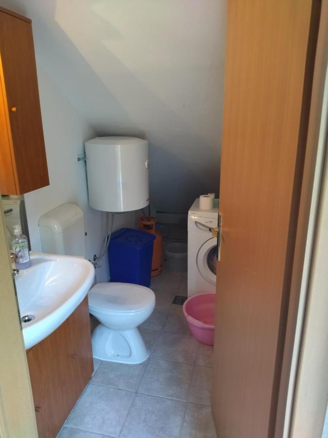 Holiday Home With Free Parking By The Beach Brela Exterior photo